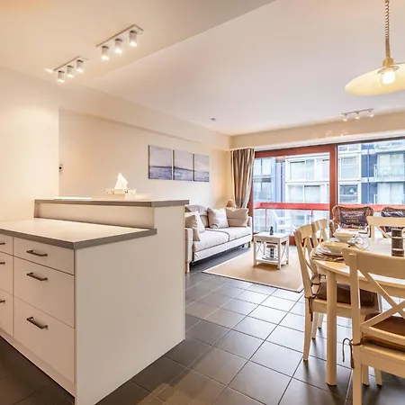 In St Idesbald With Sea Views Appartement *